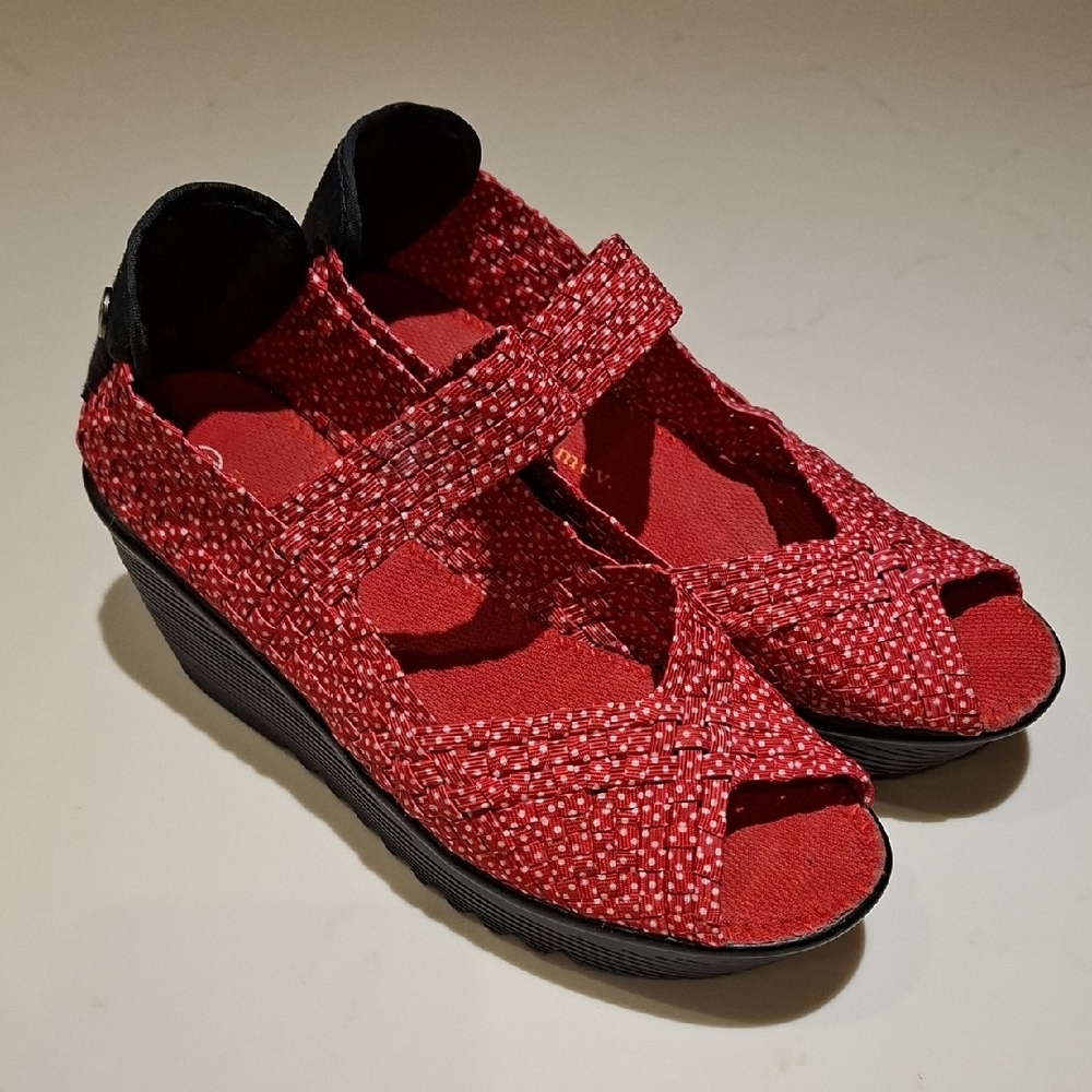 bernie mev. Red & White Polka Dot Woven Platform Shoes (EU 37; US 6.5-7.0)